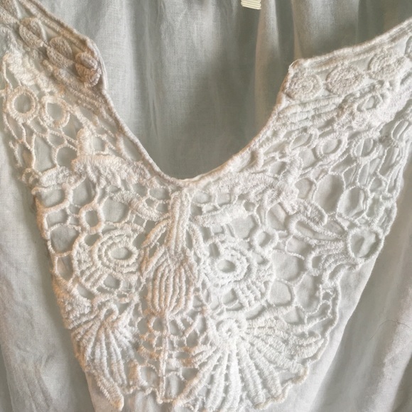 GRAND & GREEN WHITE LACE DETAIL TOP - Picture 3 of 3